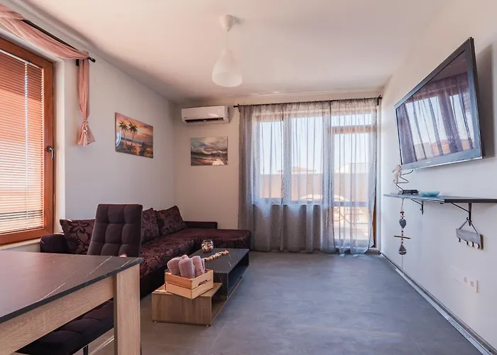 Апартамент 1 *