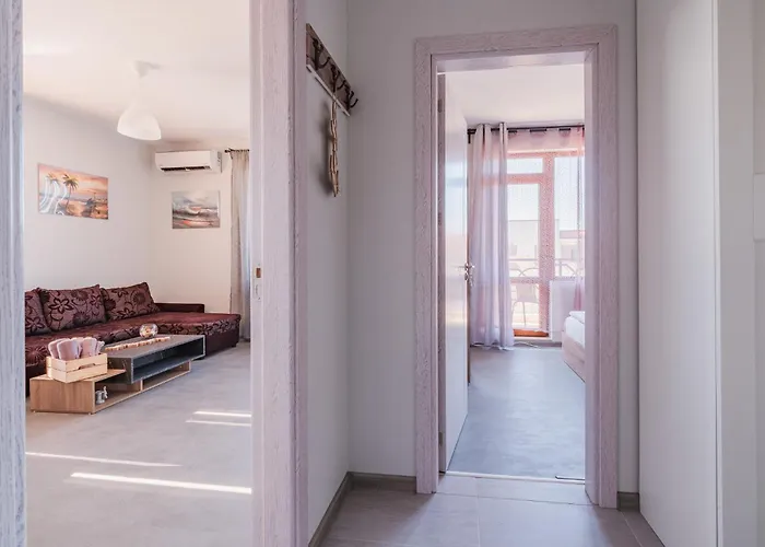 Апартамент 1 *