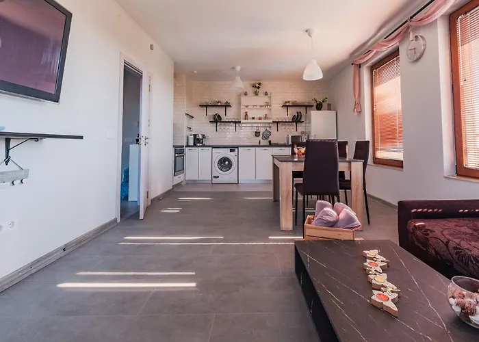 Апартамент 1 *